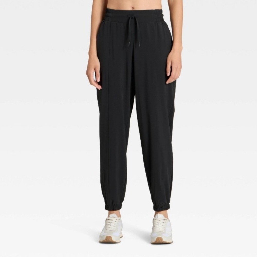 All In Motion Active Light Mid-Rise Joggers Women Size L Black NEW UV Protection
